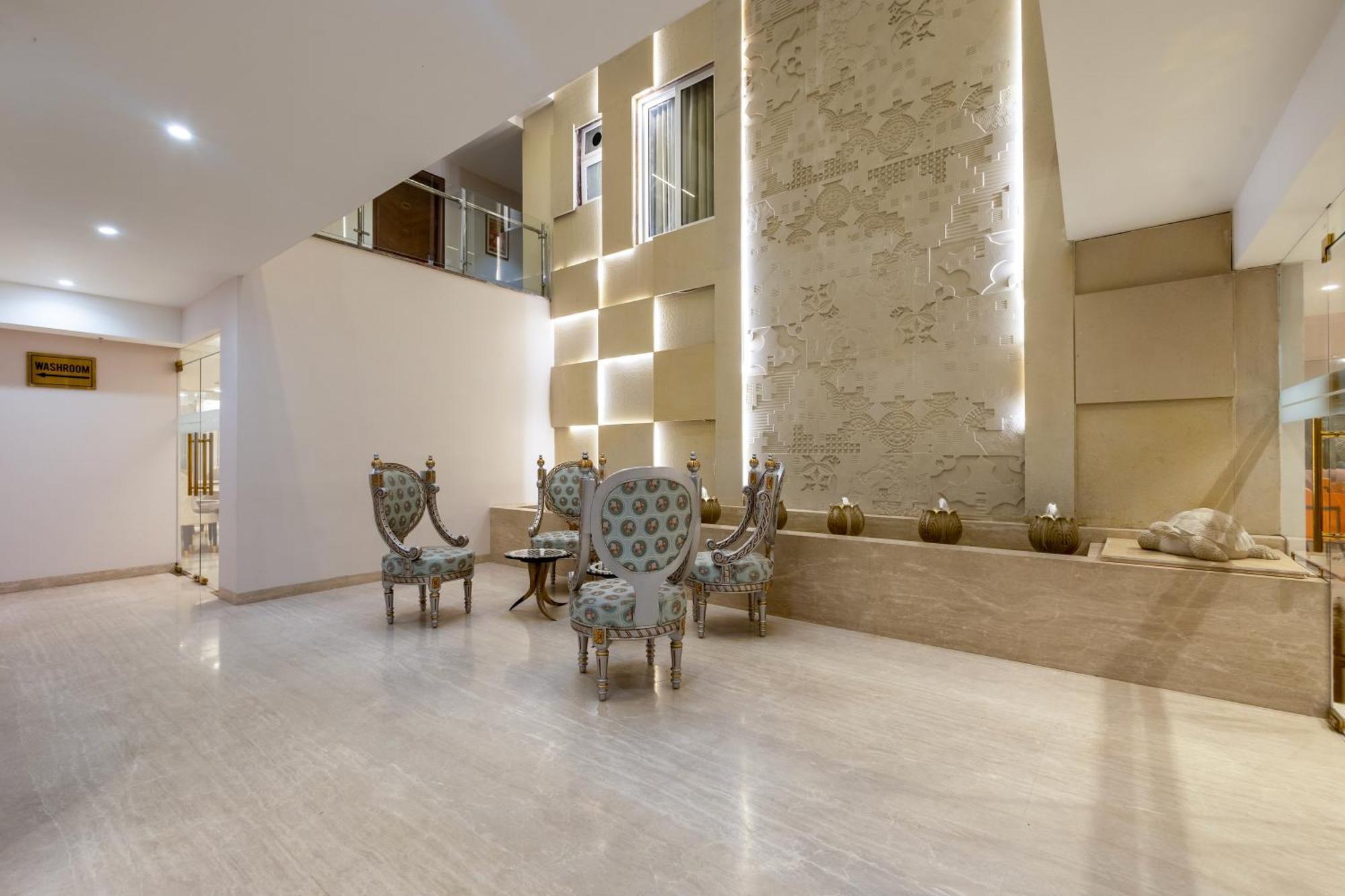Hotel Ginger Palace Delhi Airport นิวเดลี ภายนอก รูปภาพ